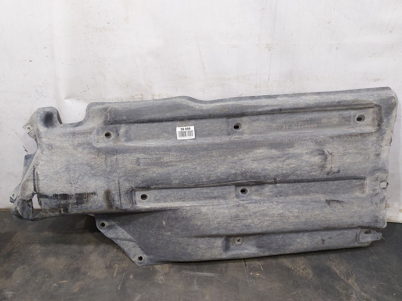 Dart. Защита днища центральная правая Dodge Dart 2013-2019 68082726AE Dodge Dart