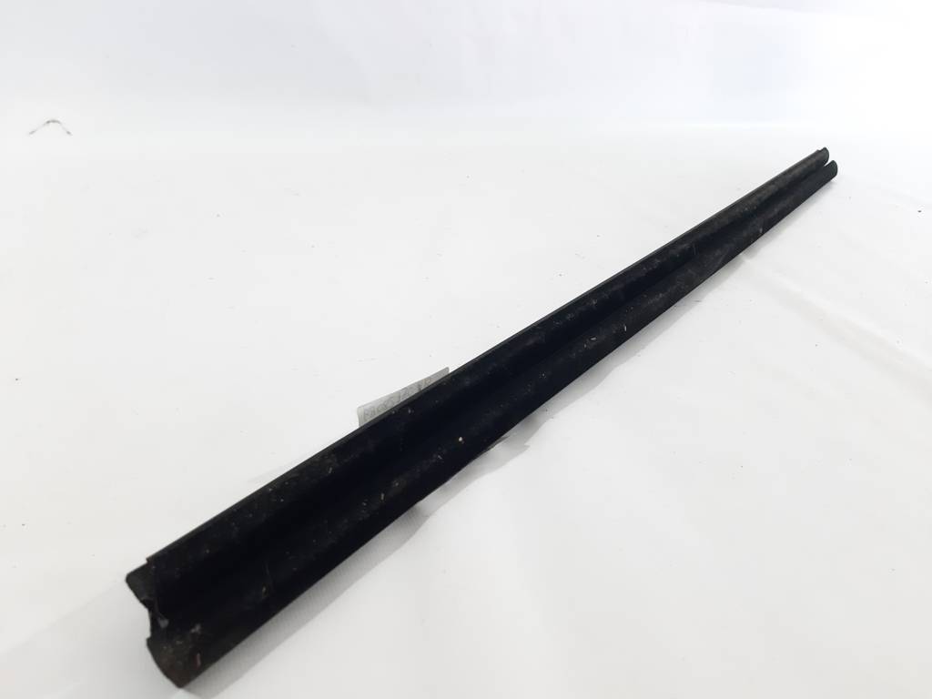 Dart Уплотнитель стекла внутренний нижний двери передней левой Dodge Dart 2013-2019 68082790AB Dodge Dart 2