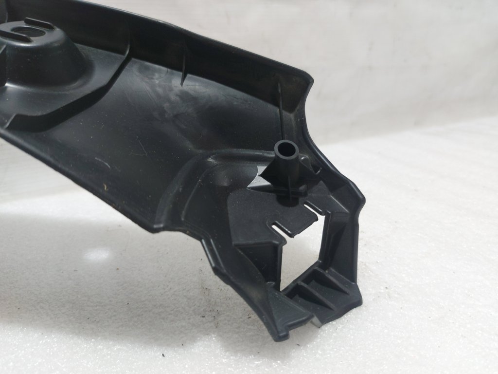 Juke Накладка крышки багажника правая Nissan Juke 2011-2017 909021KA0A Nissan Juke 3