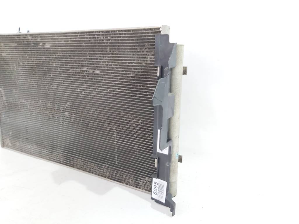 Santa fe Радіатор кондиціонера Hyundai Santa Fe 2011-2015 976061U100 Hyundai Santa Fe 3