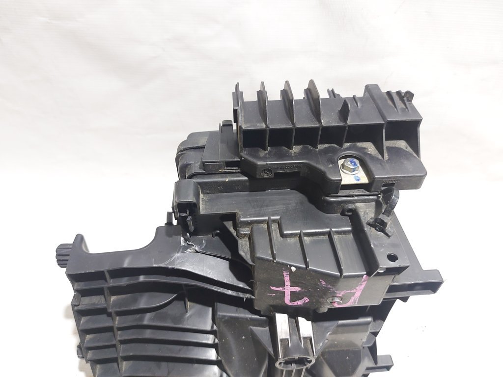 Cruze Блок запобіжників під капотом Chevrolet Cruze 2016-2019 39023243 Chevrolet Cruze 6