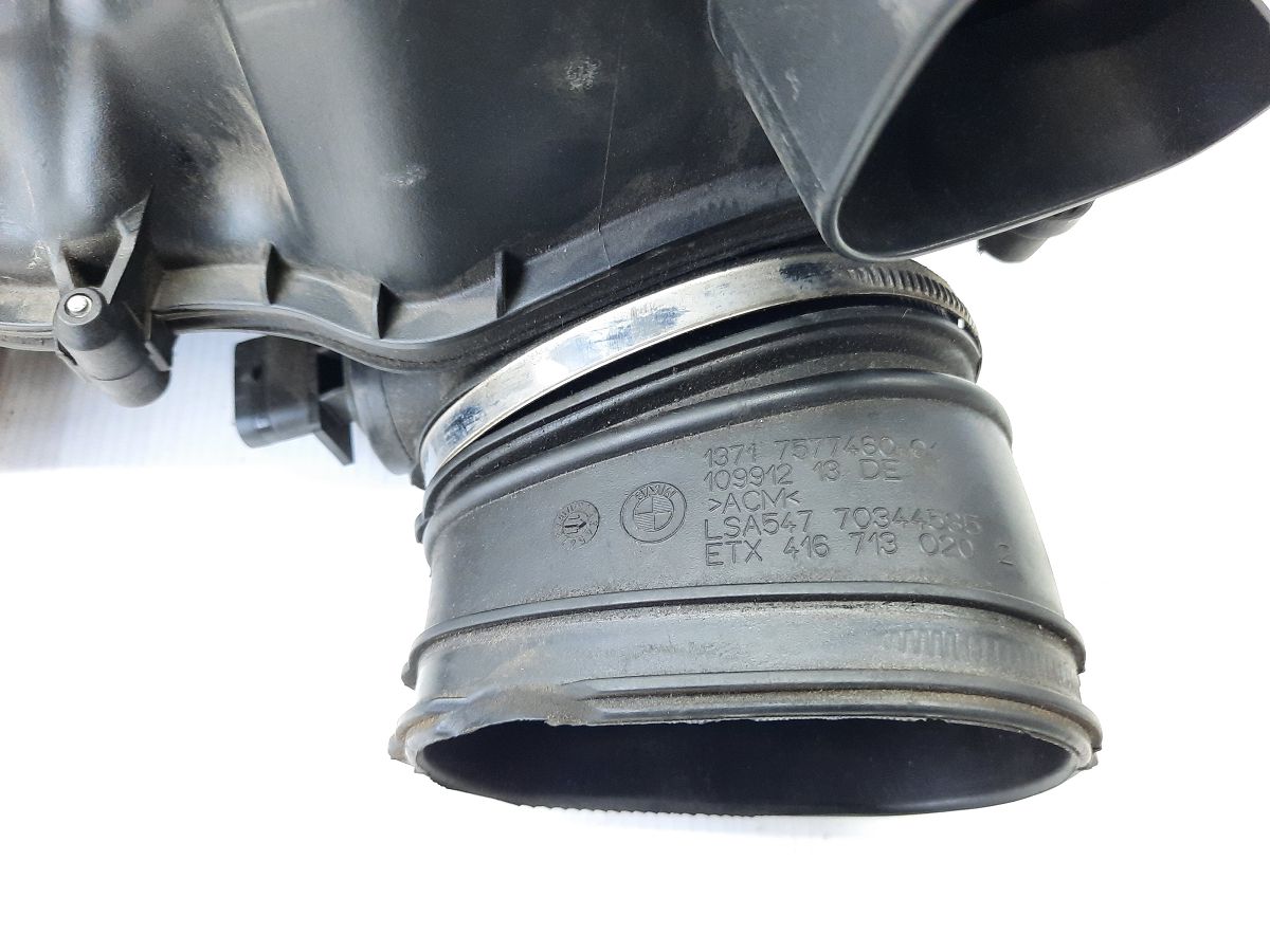 7 series Корпус повітряного фільтра правий BMW 7 2012 13717577463 BMW 7 3