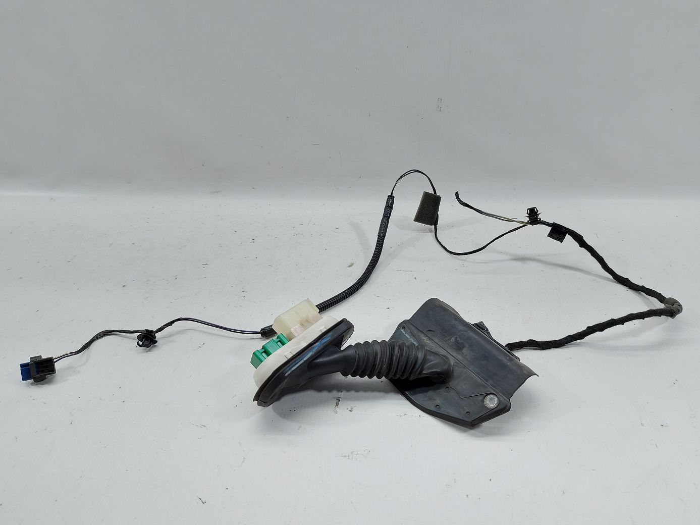 Compass. Проводка двери передней левой Jeep Compass 2011-2017 68241078AA Jeep Compass