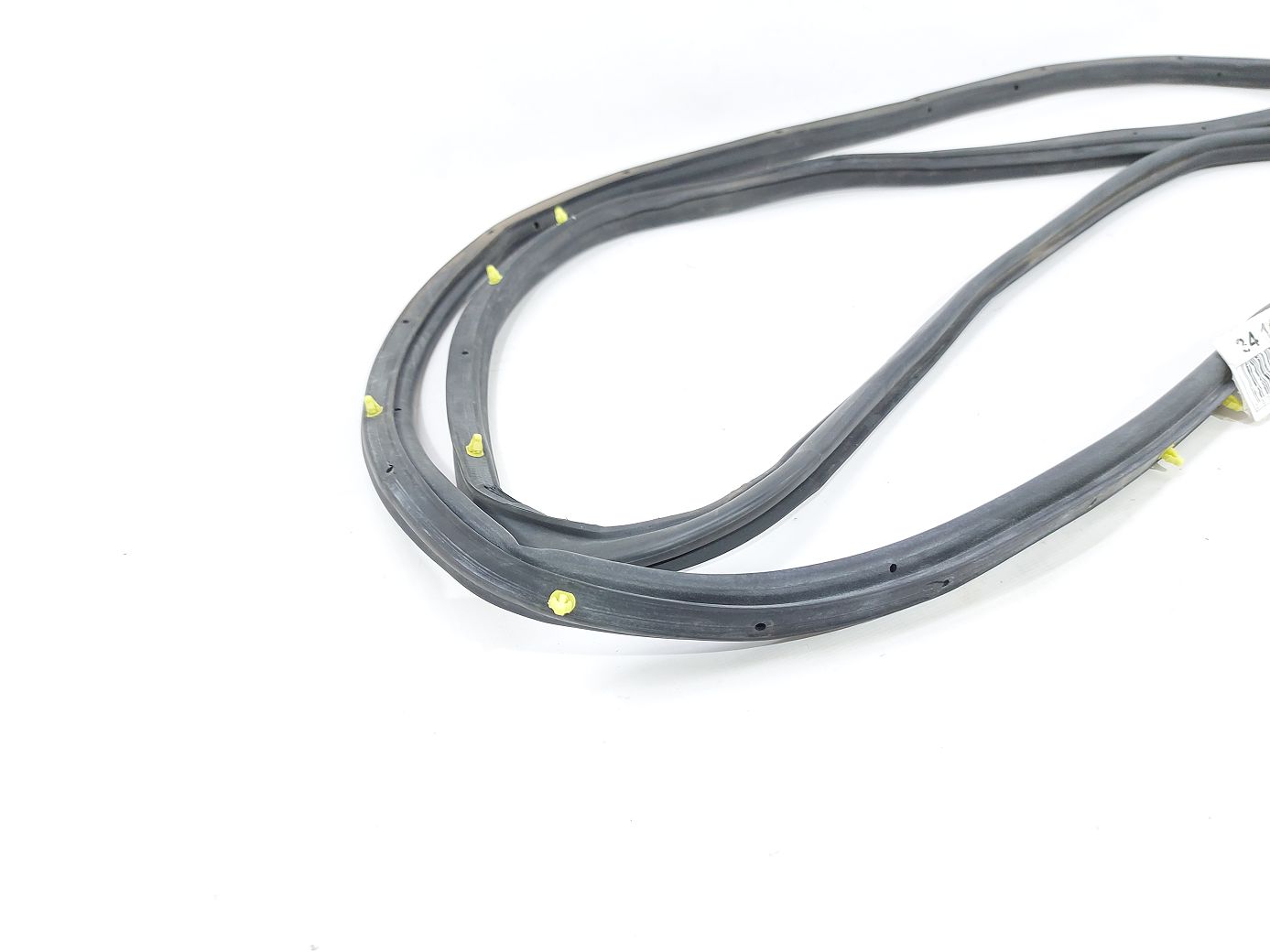 Dart Ущільнювальна гумка передніх правих дверей Dodge Dart 2013-2019 68082802AD Dodge Dart 2