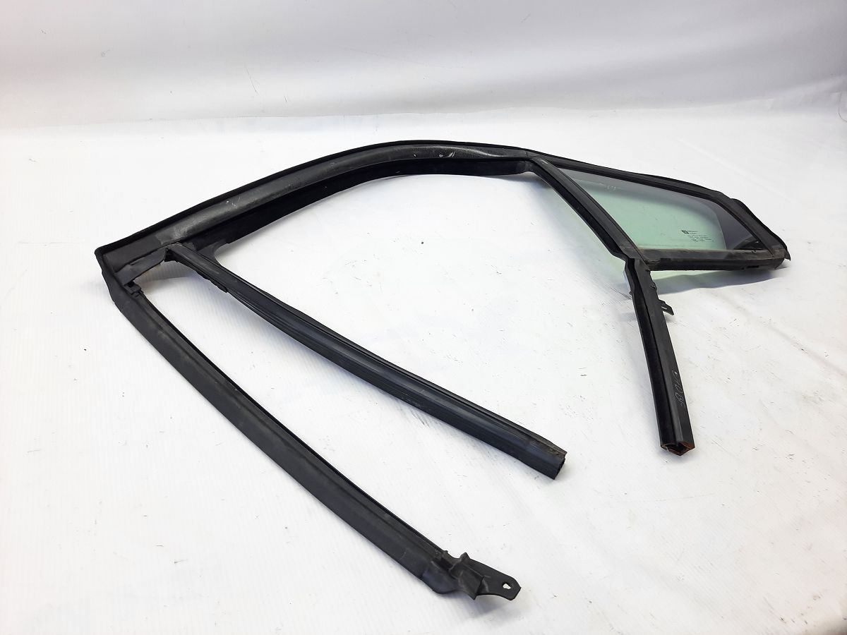 Cruze Направляюча гумка скла двері задньої лівої Chevrolet Cruze 2012-2013 95321655 Chevrolet Cruze 3