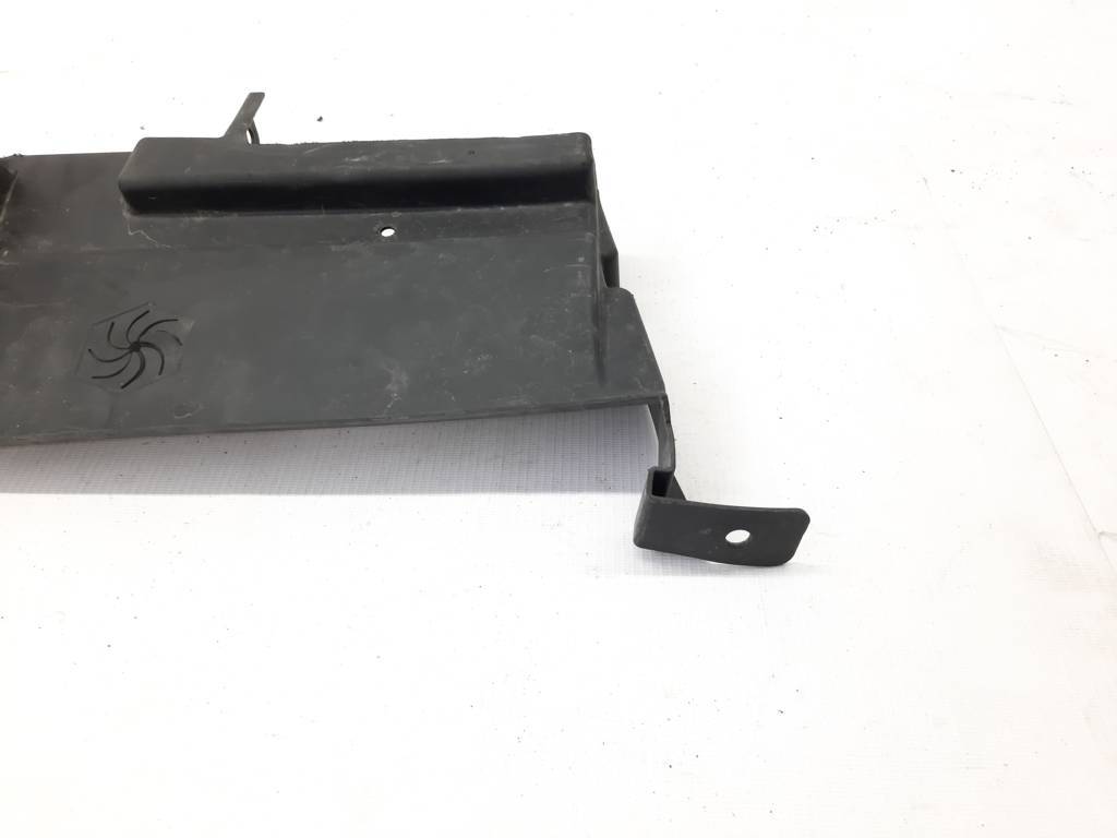 Dart Пыльник радиатора правый Dodge Dart 2014-2016 68381759AA Dodge Dart 13 Dart Пыльник радиатора правый Dodge Dart 2014-2016 68381759AA Dodge Dart 13