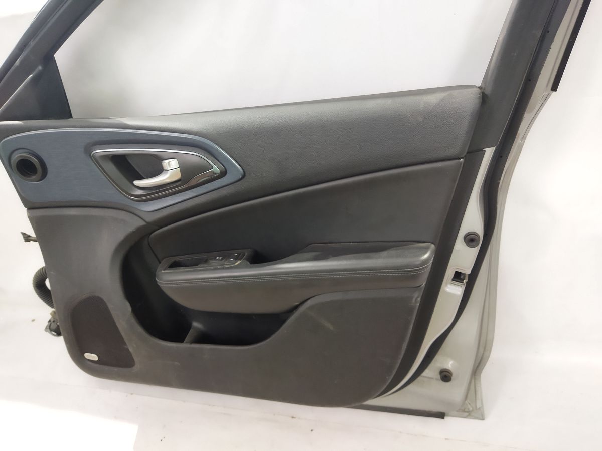 200 Двері передні права Chrysler 200 2015-2017 68248176AC Chrysler 200 15