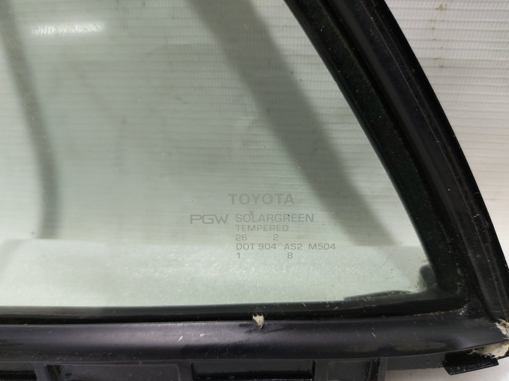 Corolla Скло (кватирка) двері задньої лівої Toyota Corolla 2009-2013 6812402210 Toyota Corolla 2