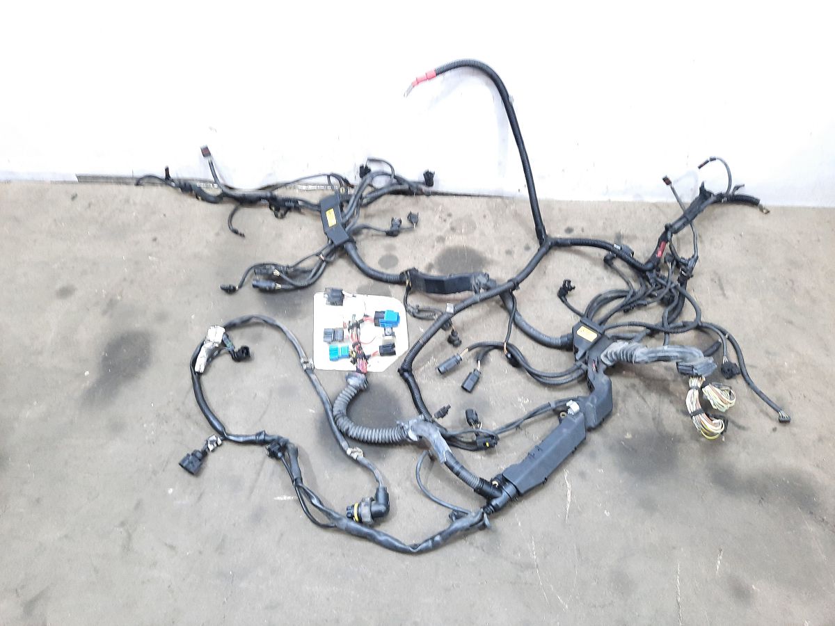 7 series. Проводка двигателя BMW 7 2012 12517601256 BMW 7