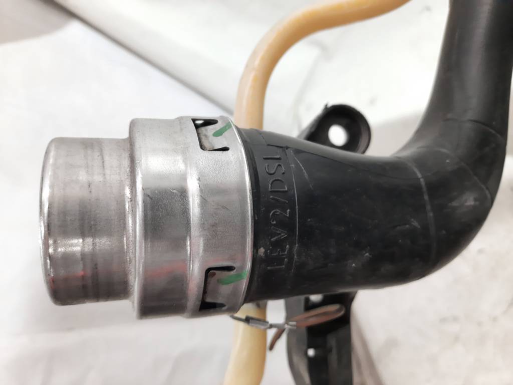 Passat s Бензобак із горловиною Volkswagen Passat S 2012-2016 561201055A Volkswagen Passat S 4