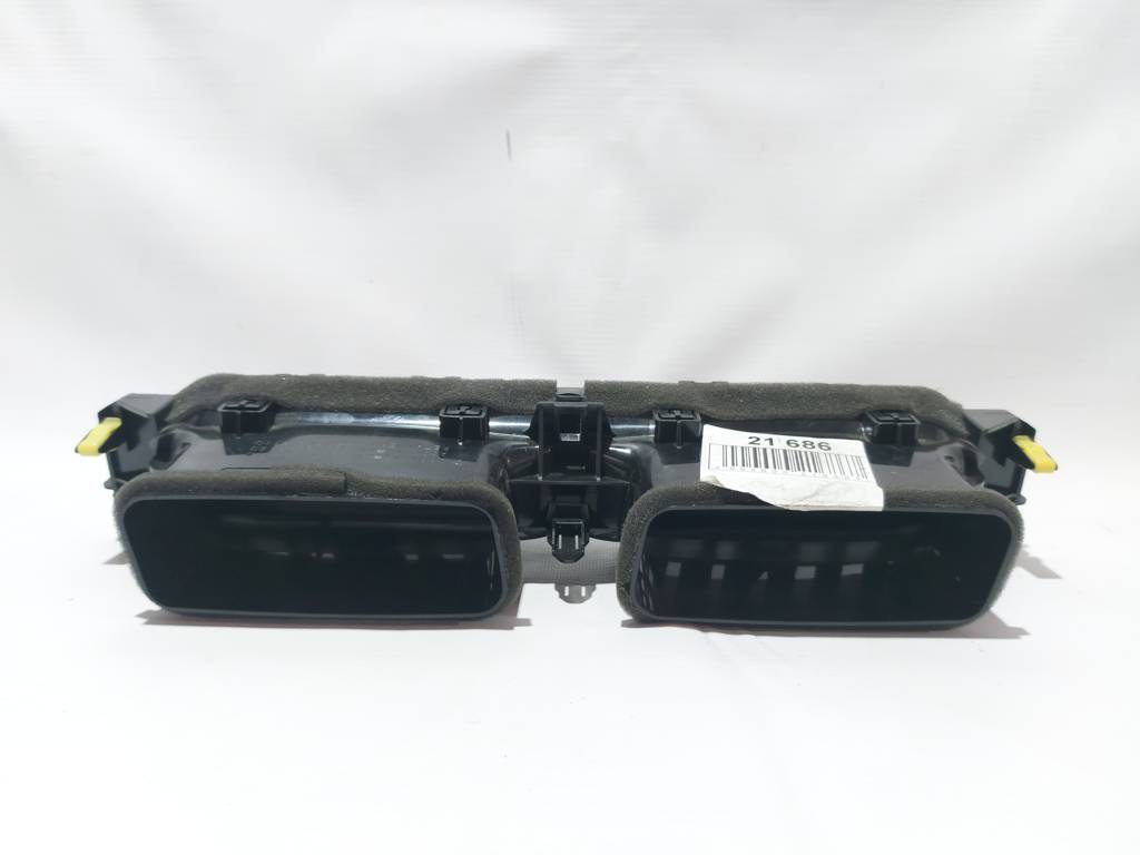 Prius c Повітропровід центральний Toyota Prius C 2012 5567052120C0 Toyota Prius C 4