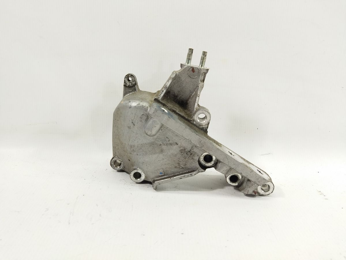 Sienna. Кронштейн двигуна лівий Toyota SIENNA 2011-2016 123150P031 Toyota SIENNA