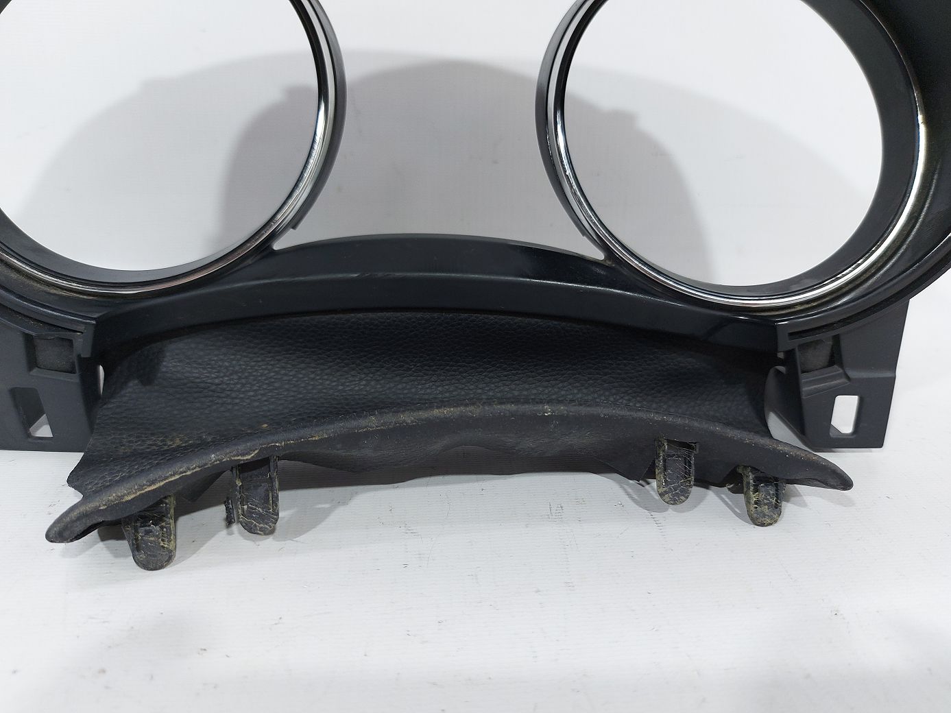 Rogue Накладка панели приборов (хром кольца) Nissan Rogue 2014-2017 682404BA0A Nissan Rogue 2