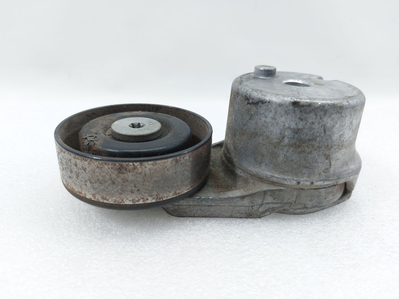 Malibu Ролик натяжной Chevrolet Malibu 2016-2021 12638689 Chevrolet Malibu 2