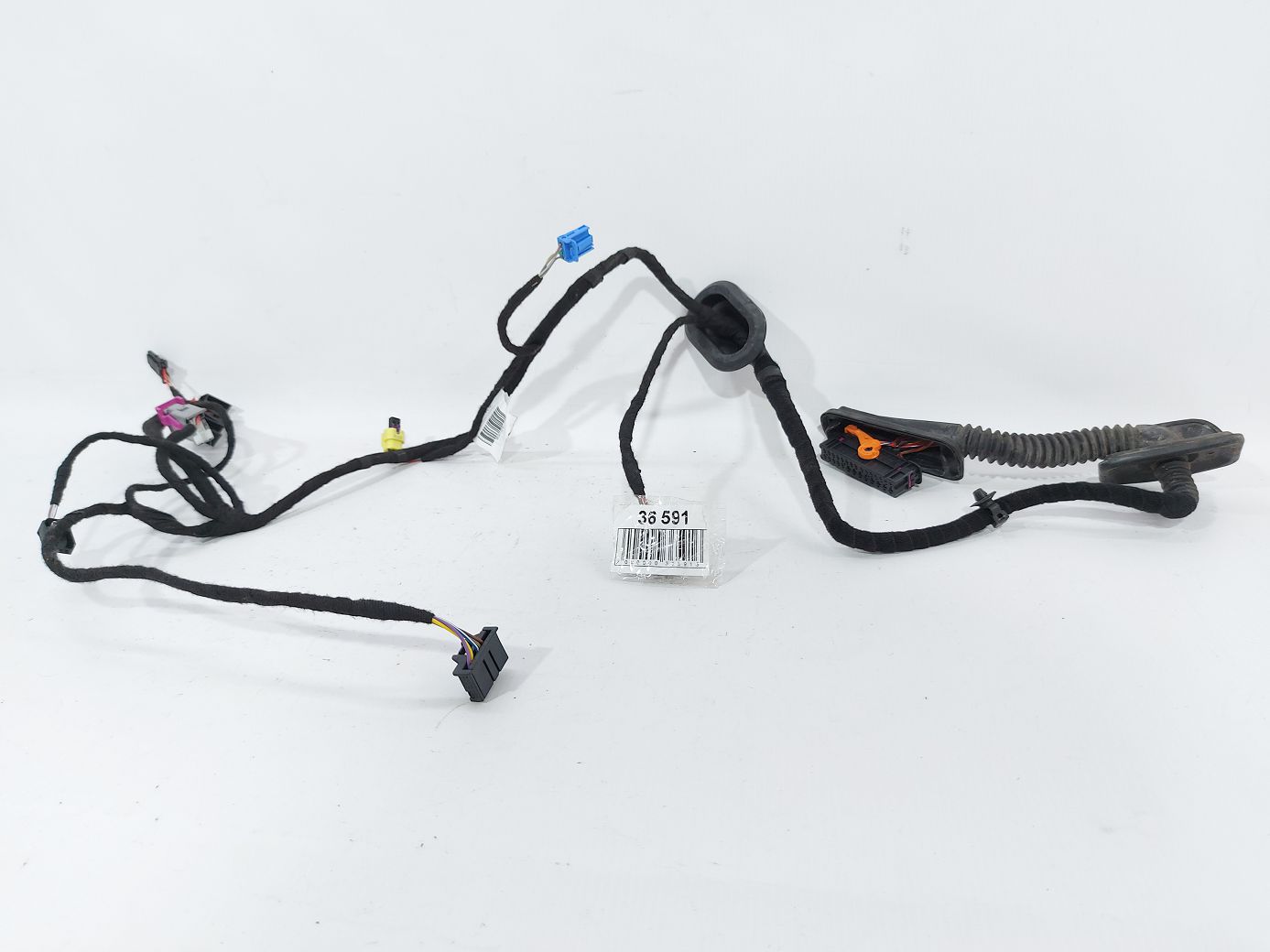 Passat. Проводка двери передней правой Volkswagen Passat 2013 561971121N Volkswagen Passat