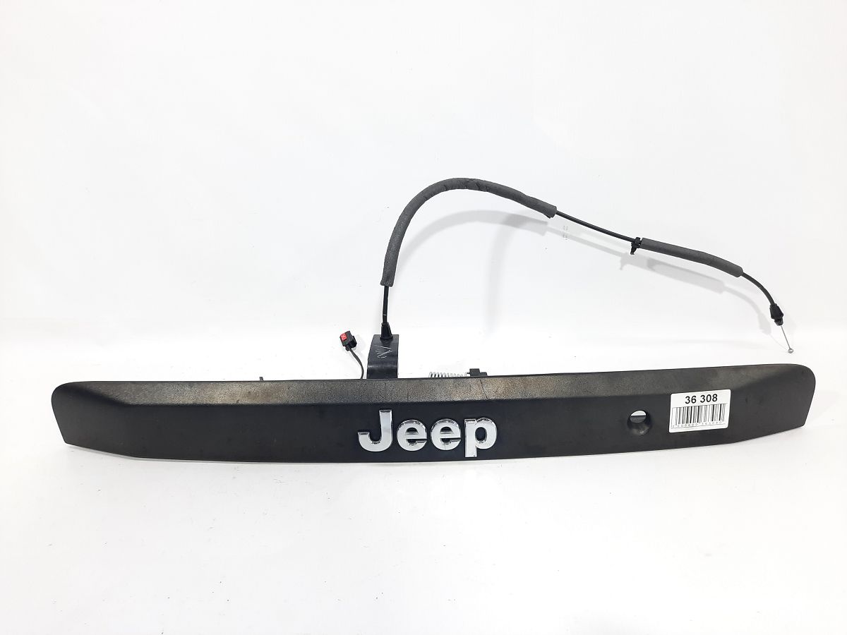 Compass Накладка подсветки номера крышки багажника Jeep Compass 2013-2017 5LV00DX8AC Jeep Compass 1