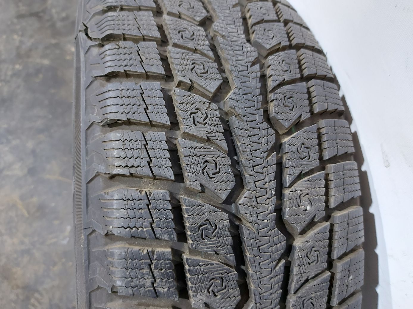  Гума Toyo 235/55R20 10