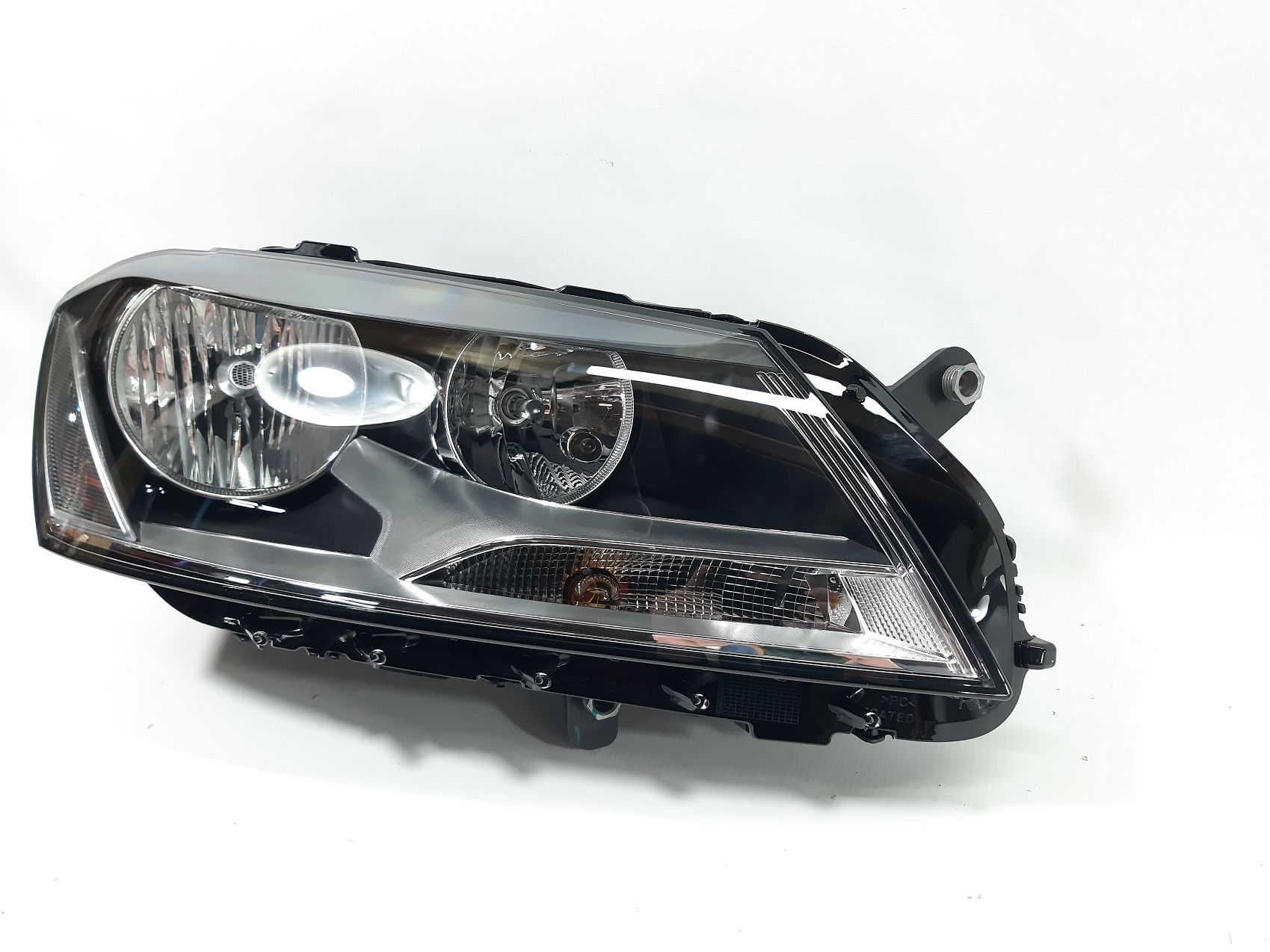 Фари головного світла Фара передня права (EUR) Volkswagen В7 2012-2015 3AB941006 2 Фари головного світла Фара передня права (EUR) Volkswagen В7 2012-2015 3AB941006 2