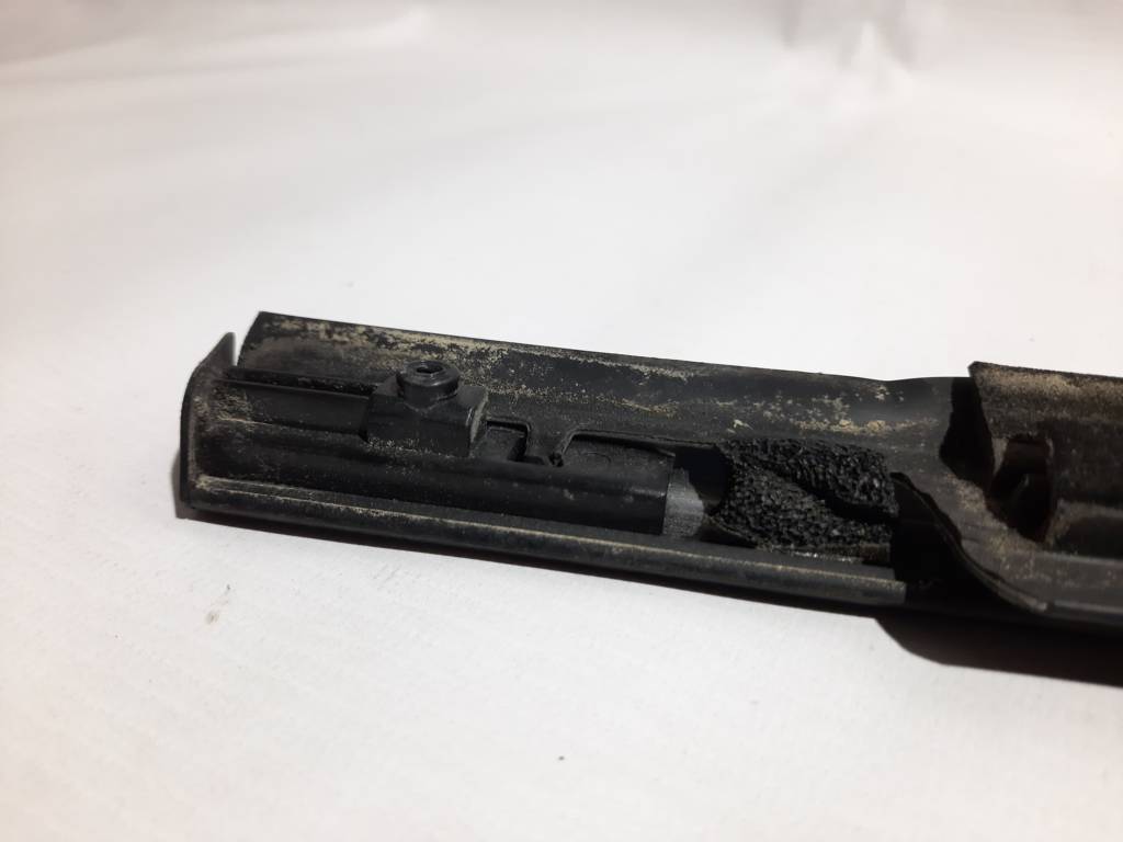 Soul Уплотнитель стекла двери передней левой наружной нижний Kia Soul 2014-2019 82210B2000 Kia Soul 5