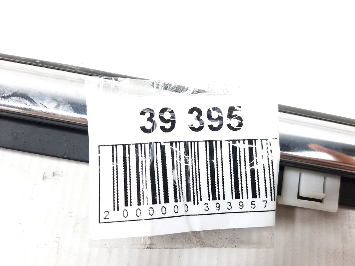 Cadenza Ущільнювальна гумка скла передньої лівої зовнішня (хром) Kia CADENZA 2014-2016 822103R001 Kia CADENZA 6 Cadenza Ущільнювальна гумка скла передньої лівої зовнішня (хром) Kia CADENZA 2014-2016 822103R001 Kia CADENZA 6