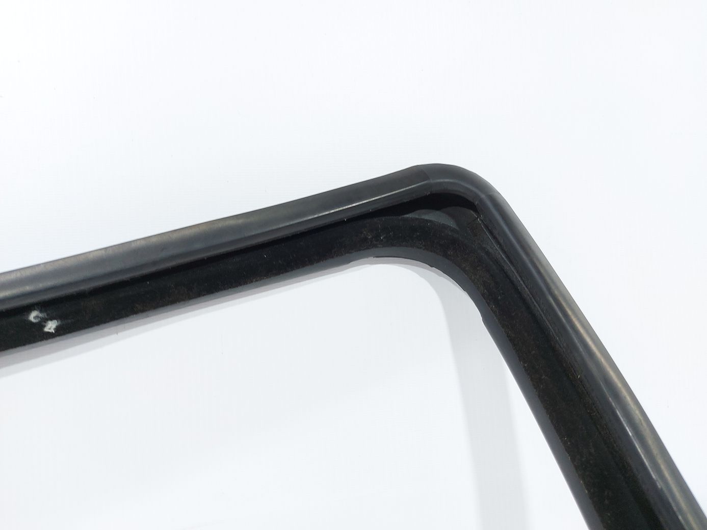 Patriot Направляюча гумка скла (кватирка) двері задньої правої Jeep Patriot 2007-2017 5067772AD Jeep Patriot 3 Patriot Направляюча гумка скла (кватирка) двері задньої правої Jeep Patriot 2007-2017 5067772AD Jeep Patriot 3