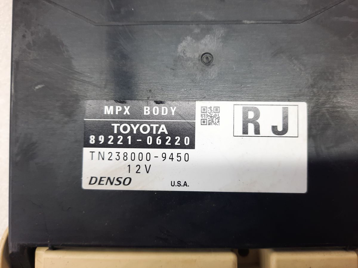  Блок управления мультимедиа Toyota Camry `15-17 Toyota Camry 2