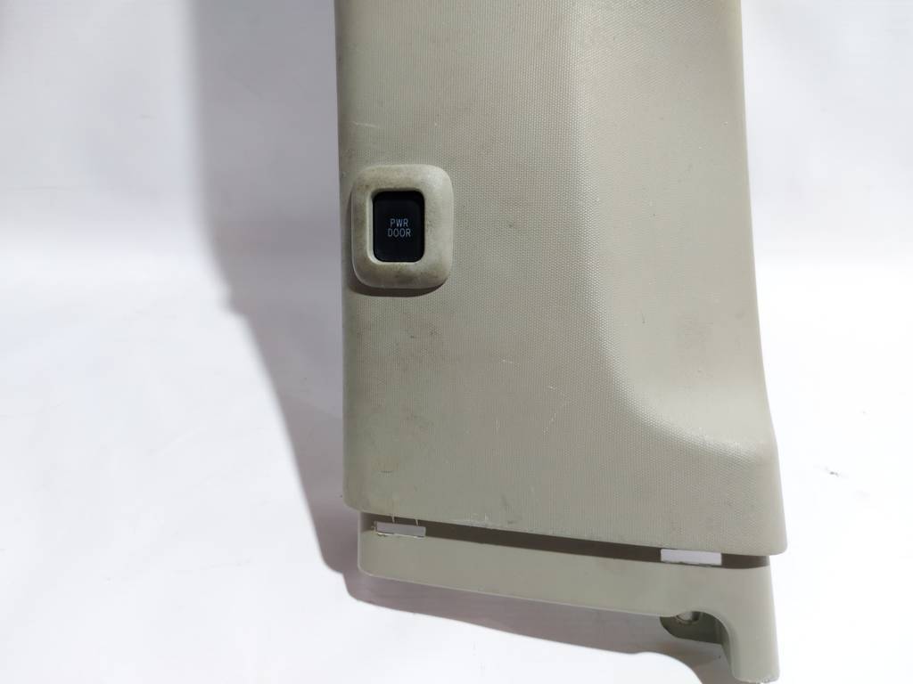 Sienna Обшивка центральної стійки ліва верхня Toyota SIENNA 2015-2020 6241208070B2 Toyota SIENNA 2