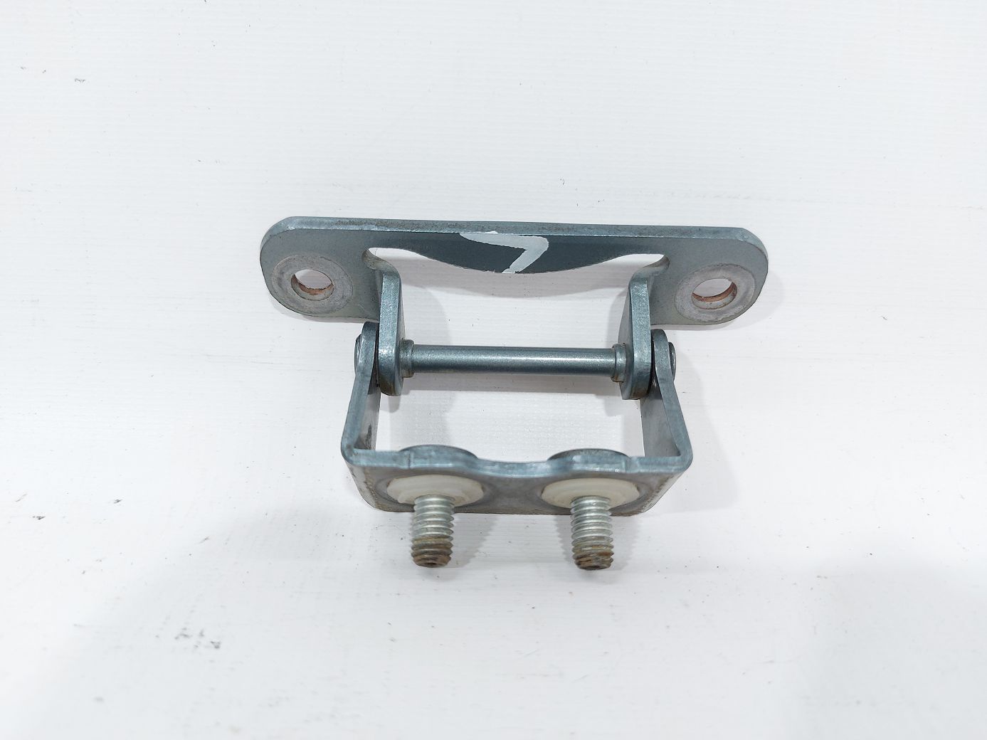 Forester Петля кришки багажника Subaru Forester 2090-2014 61820FC101 Subaru Forester 2