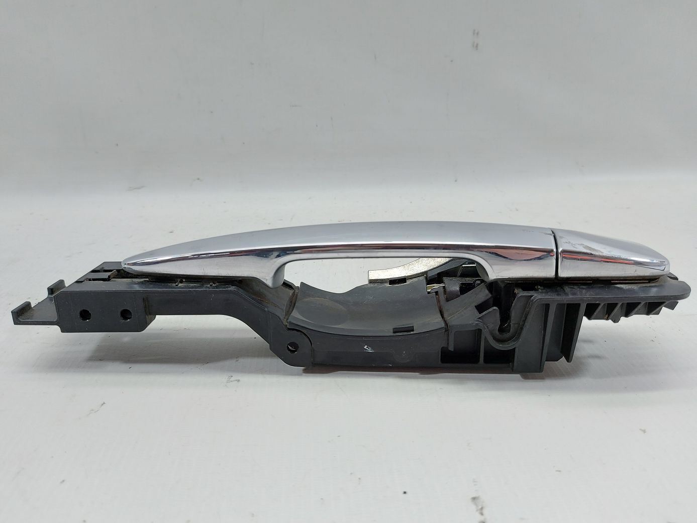 Sentra Ручка дверей задньої лівої зовнішня (хром) Nissan Sentra 2013-2019 826409N00A Nissan Sentra 3