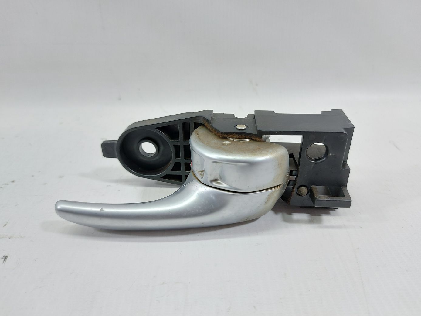 200. Ручка дверей задньої правої внутрішня (сіра) Chrysler 200 2015-2017 68249054AA Chrysler 200 200. Ручка дверей задньої правої внутрішня (сіра) Chrysler 200 2015-2017 68249054AA Chrysler 200