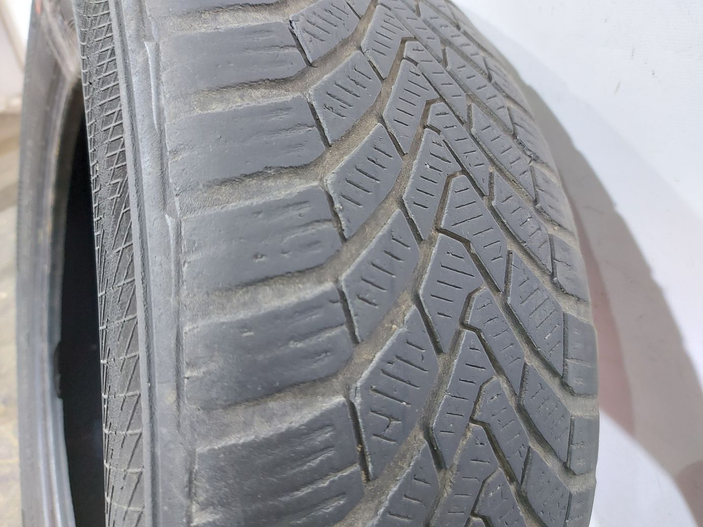 Всесезонные шины Гума Continental Conti Winter Contact 205/55R16 15