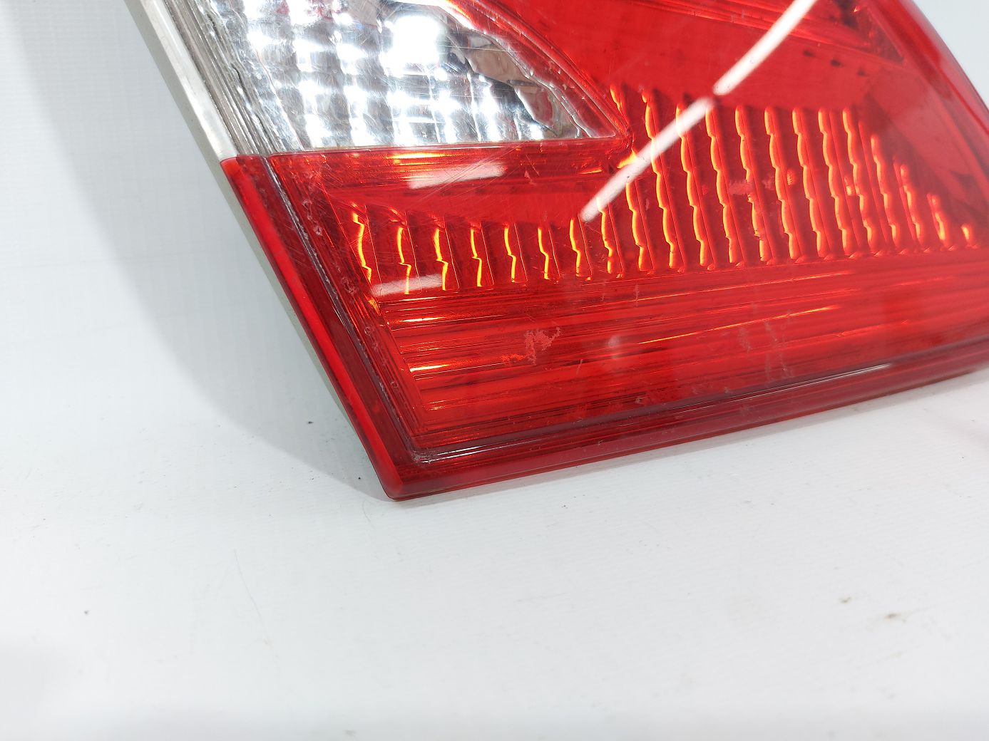 Sentra Ліхтар кришки багажника лівий Nissan Sentra 2016-2019 265553YU5A Nissan Sentra 4