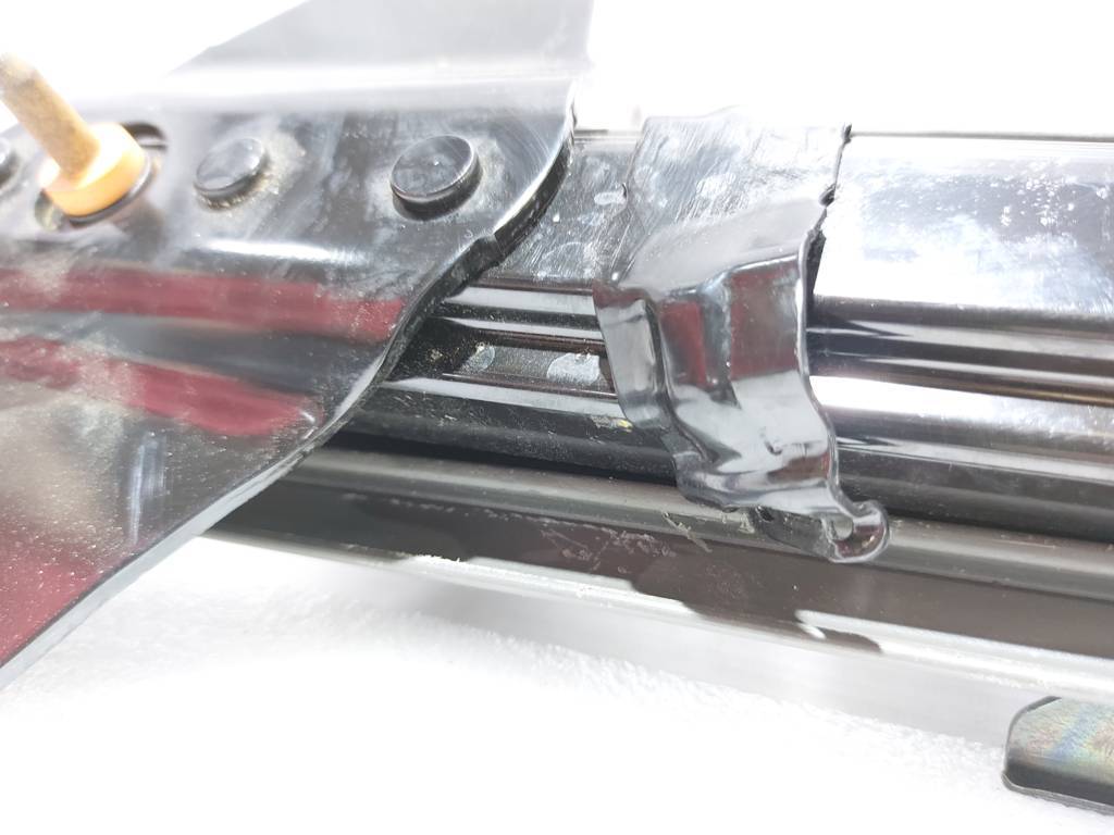 Sienna Напрямна рейка другого ряду сидінь внутрішня права Toyota SIENNA 2015 напольная Toyota SIENNA 4 Sienna Напрямна рейка другого ряду сидінь внутрішня права Toyota SIENNA 2015 напольная Toyota SIENNA 4