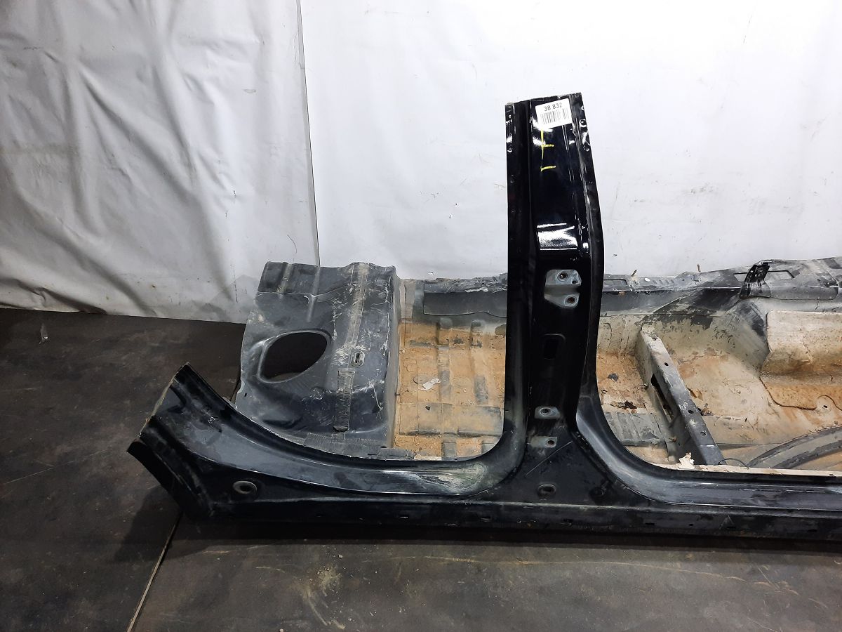 Charger Стійка центральна права (метал) Dodge Charger 2011-2014 68096290AD Dodge Charger 2