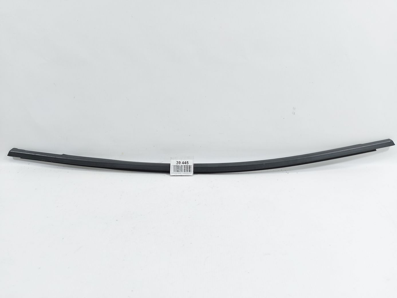 Passat s. Ущільнювач скла дверцят задньої правої зовнішня Volkswagen Passat S 2012-2020 561839644A Volkswagen Passat S Passat s. Ущільнювач скла дверцят задньої правої зовнішня Volkswagen Passat S 2012-2020 561839644A Volkswagen Passat S