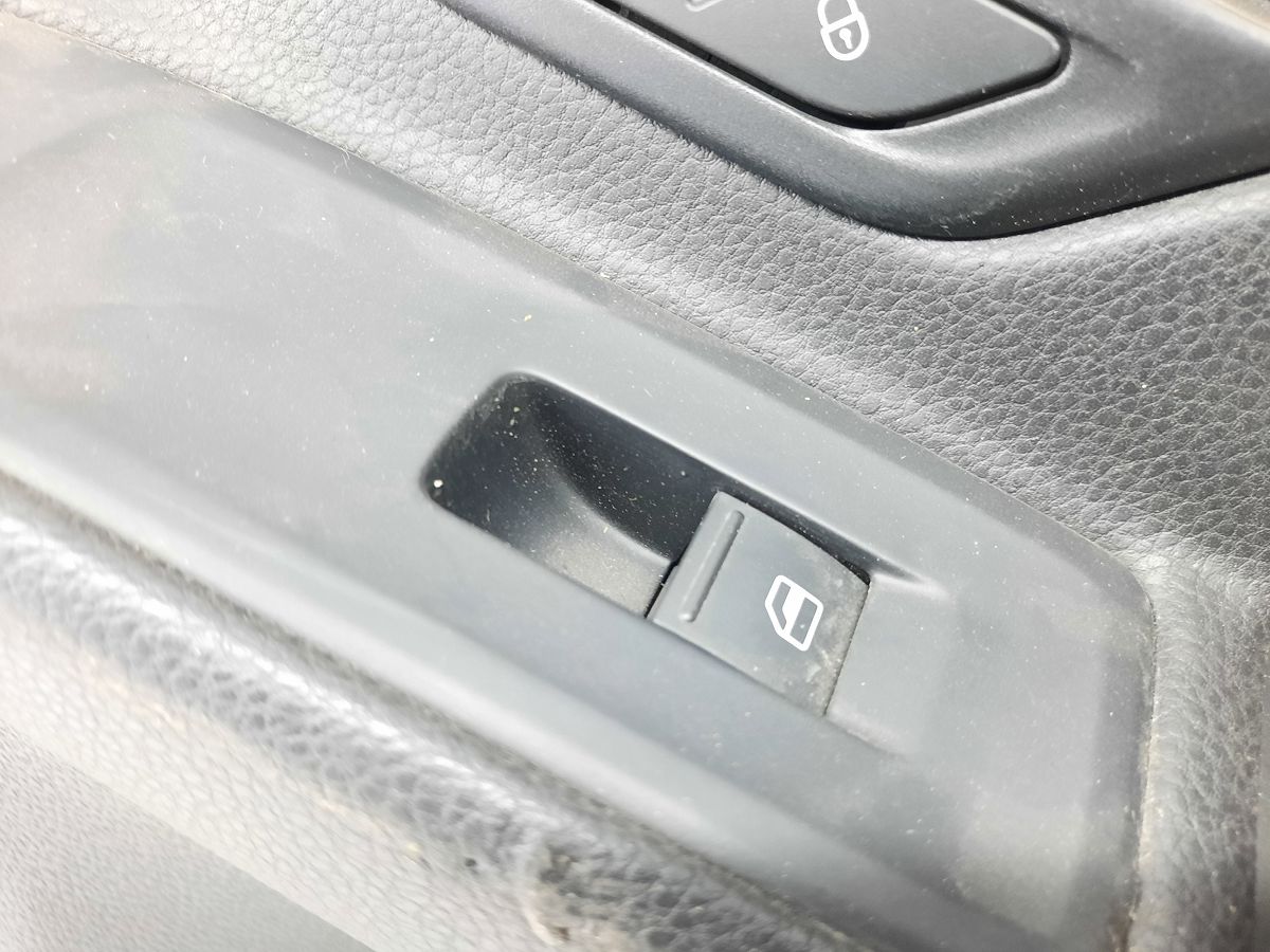 Golf Карта двери передней правой (темно-серая) (ткань) Volkswagen Golf 2010-2014 5K4867022M0W Volkswagen Golf 5