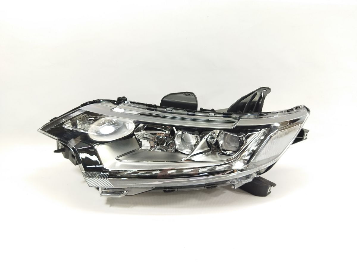 Фари головного світла. Фара передня ліва (LED) Mitsubishi Outlander 2016-2018 8301C863 Mitsubishi Outlander