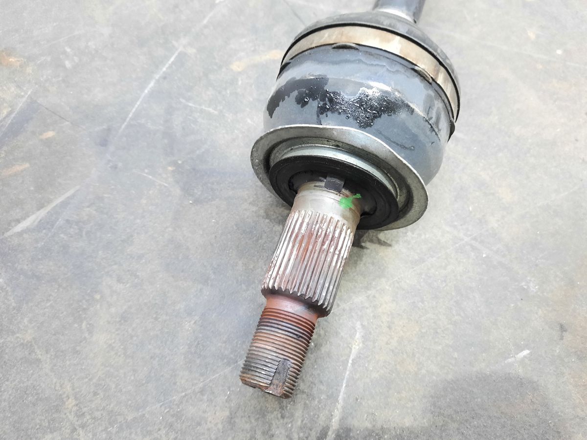 Ats Напіввісь задня права Cadillac ATS 2013-2018 84028741 Cadillac ATS 3