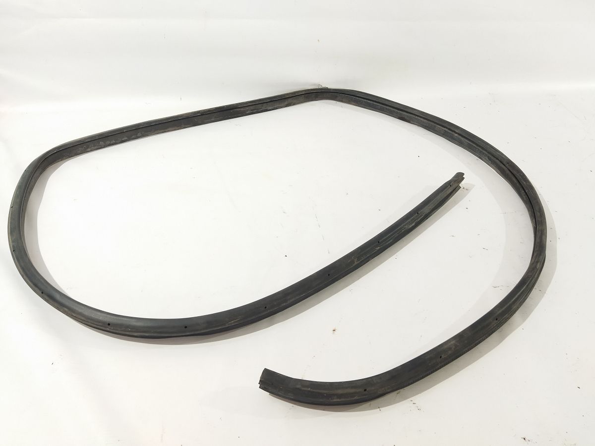 Forester. Ущільнювальна гумка дверей задньої лівої/правої Subaru Forester 2014-2018 63572SG001 Subaru Forester