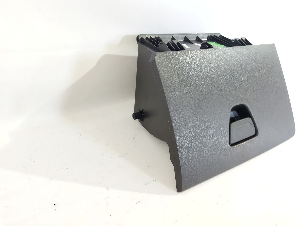 Fiesta Бардачок Ford Fiesta 2011-2019 AE8Z5406010AF Ford Fiesta 3