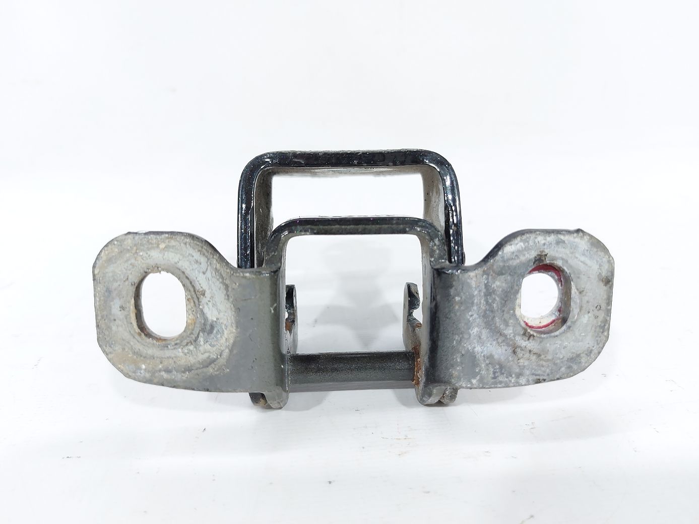 Mkt. Петля двери передней левой нижняя Lincoln MKT 2010-2019 8A5Z5422811A Lincoln MKT