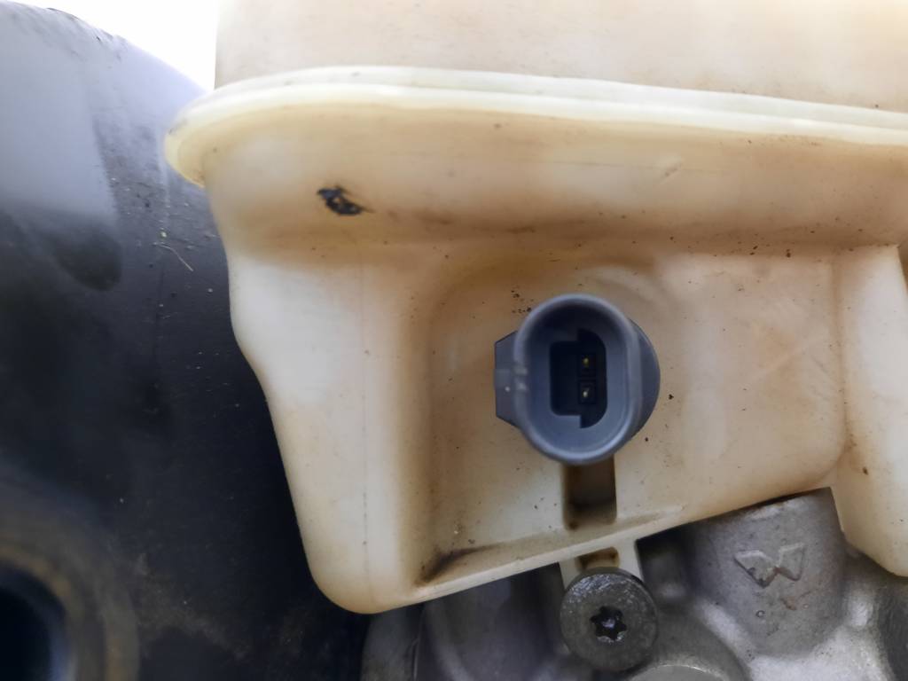 Patriot Головний гальмівний циліндр Jeep Patriot 2007-2017 5175098AB Jeep Patriot 3