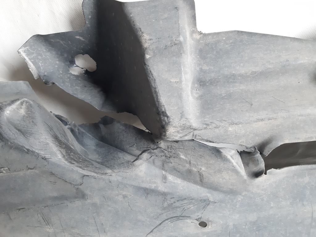 200 limited Захист днища правий Chrysler 200 Limited 2015-2017 68102930AC Chrysler 200 Limited 15