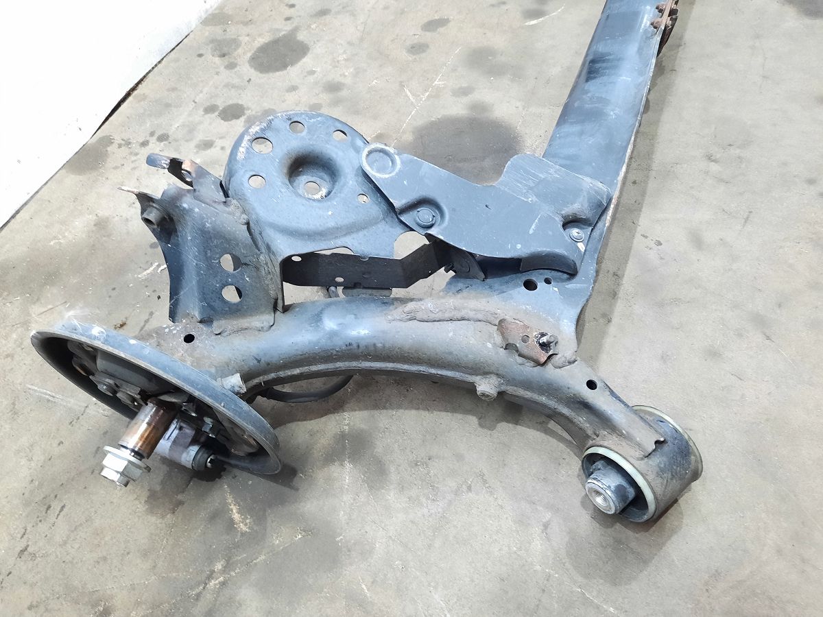 Insight Задня балка Honda Insight 2010 42100TM8A03 Honda Insight 9