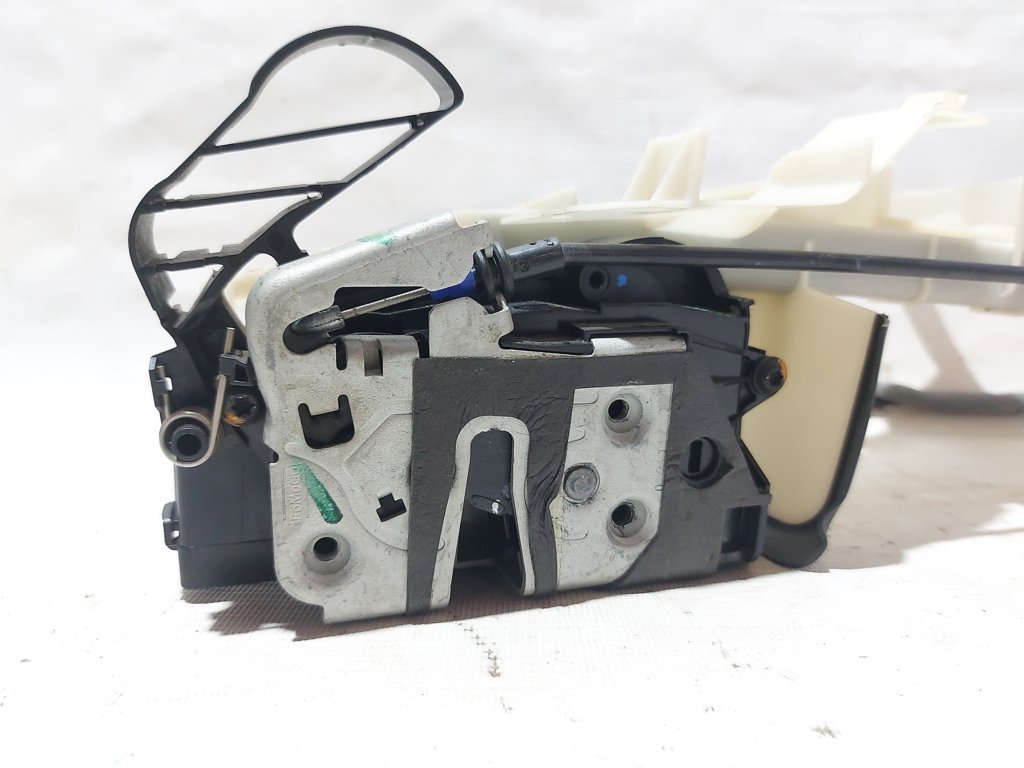 Focus Замок дверей передньої/задньої лівої Ford Focus 2012-2014 CM5Z54219A65E Ford Focus 11