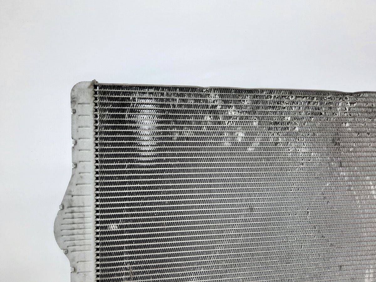 5 series Радіатор системи охолодження (пробитий) BMW 5 series 2011 17118669005 BMW 5 series 11