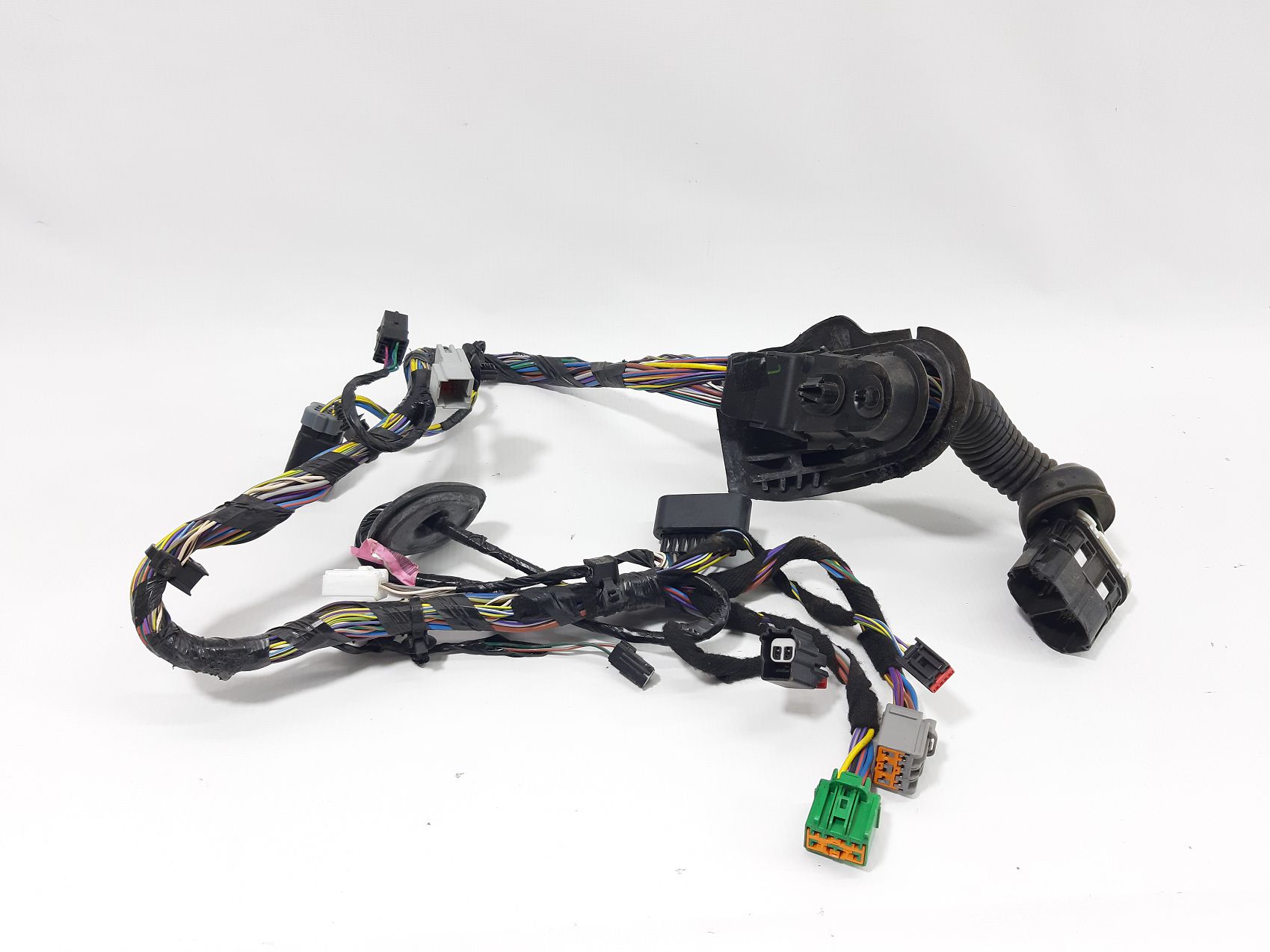 Fiesta. Проводка двери передней левой Ford Fiesta 2011-2019 D2BT14A584AEE Ford Fiesta