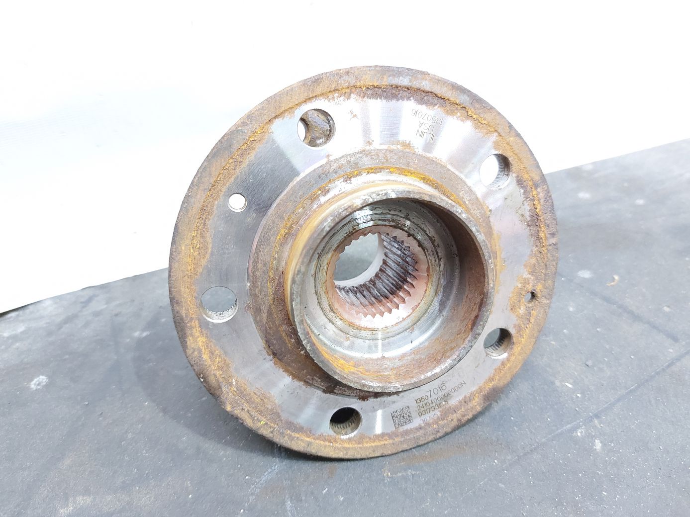 Malibu Ступица передняя левая/правая Chevrolet Malibu 2016-2021 13526966 Chevrolet Malibu 2