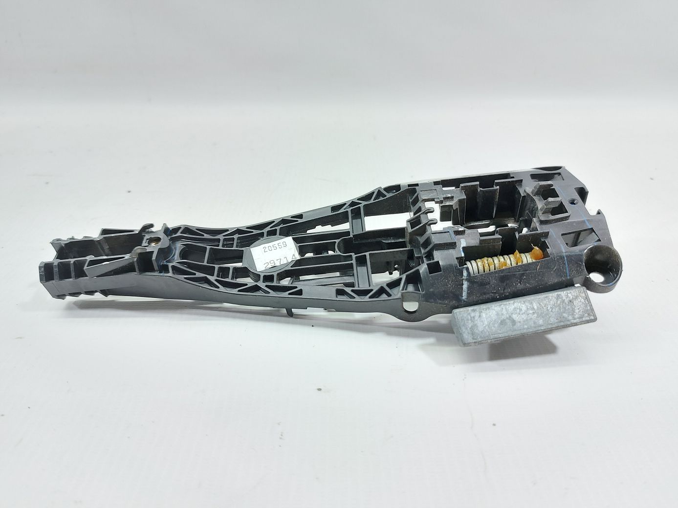 Malibu Кронштейн ручки наружной двери передней правой Chevrolet Malibu 2013-2015 13576837 Chevrolet Malibu 2