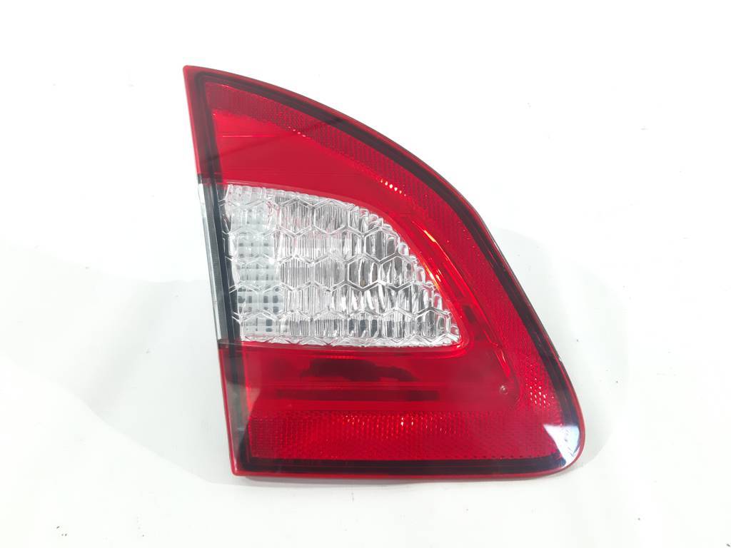 Fiesta sedan Ліхтар кришки багажника лівий Ford Fiesta sedan 2011-2013 BE8Z15501A Ford Fiesta sedan 7